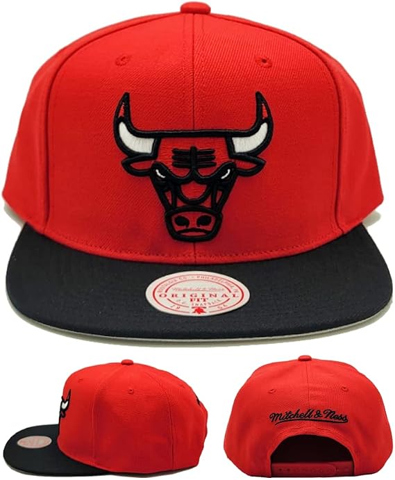 Mitchell & Ness Chicago Bulls Core Basic Snapback, Red/Black