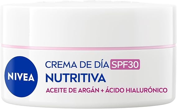 NIVEA Nourishing Day Cream - Moisturizing Face Cream - Moisturizes and Prevents Spots - Sun Protection PF30 - Almond Oil and Natural Magnolia Extract - Dry and Sensitive Skin - 50 ml