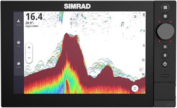 Simrad NSS 4 Chartplotter and Fishfinder with SolarMAX HD Display