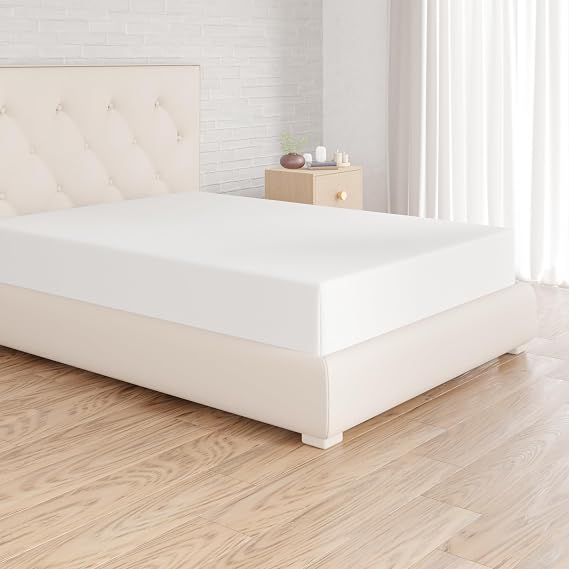 Amazon Basics Soft Microfibre Fitted Sheet with 30 cm Deep Pocket, 90 x 200 cm, White