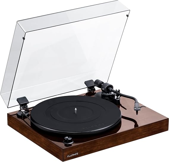 Fluance RT82 Referenz High Fidelity Vinyl Plattenspieler mit Ortofon OM10 Kartusche Geschwindigkeitsregelungsmotor High Mass MDF Holzsockel Vibration Isolation Füße – Walnuss