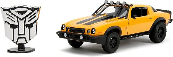 jada toys Transformers Rise of the Beast 1:24 1977 Chevrolet Camaro Bumblebee & Badge Diecast Car Toy for Kids and Adults