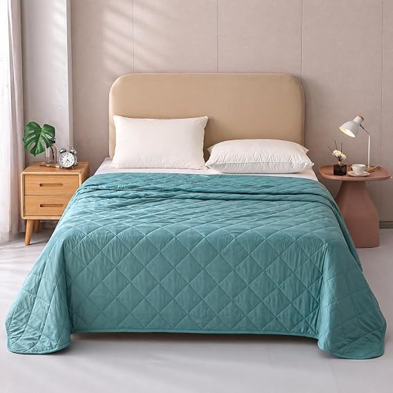 EVOLIVE Cooling Quilt, Diamond Quilted Elastane Lightweight Comforter, Reversible Breathable Soft All Season Bedspread with Elastane Blue, Twin
