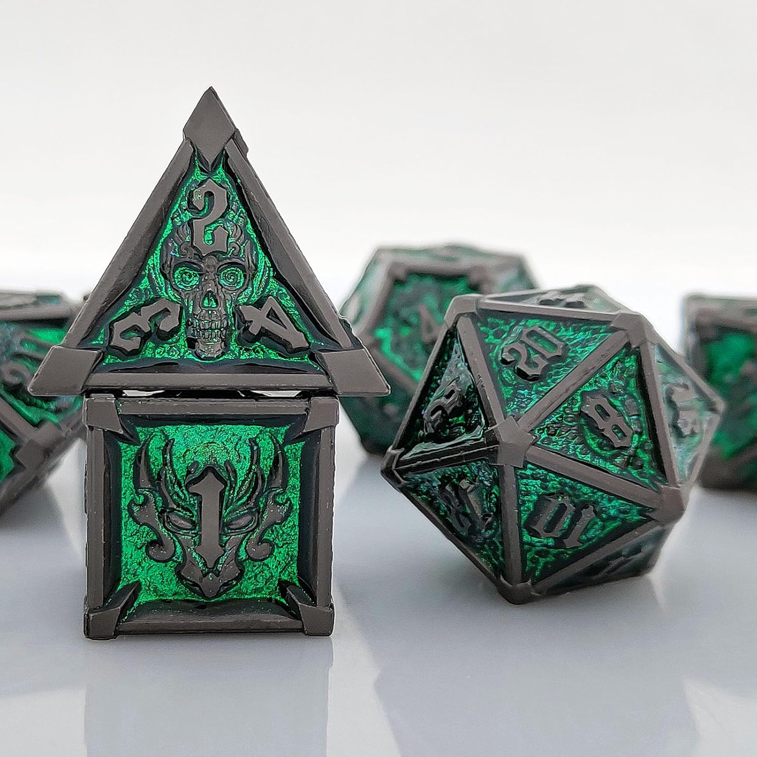DND Metal Dice Set, 7 PCS Polyhedral Dice Set D&D Metal Skull Craved Dice for Dungeons and Dragons RPG MTG Pathfinder Role Playing Tabletop Games Black Nickel & Green