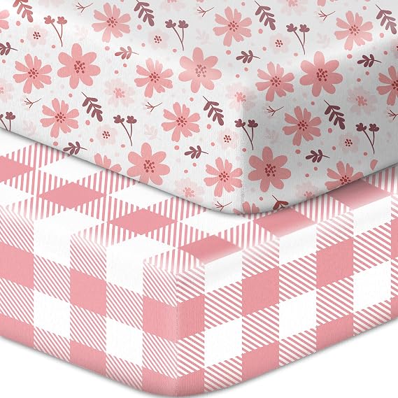 Pack N Play Sheets Fit 2枚パック、ソフトで通気性のあるプレイヤードシート、スタンダードパックNプレイマットレス用ミニベビーベッドシート、ユニセックスベビーシーツ花柄&ピンクチェック